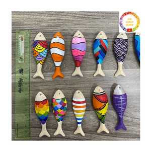 Pescado de madera Adorno rústico hecho a mano Artesanía de Vietnam para decoración de jardín de estilo marino Café y restaurantes - Product Image 2