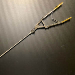 Portaagujas Laparoscópico de Acero Inoxidable Alemán Reutilizable de Primera Calidad, Fuente de Alimentación Manual, Instrumento Quirúrgico - Product Image 3