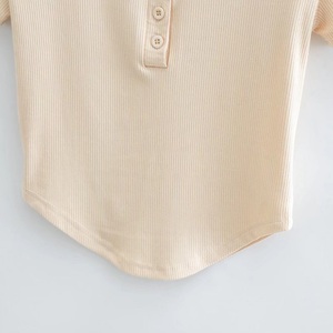 เสื้อยืดคอตตอนแท้คอกลมเปล่าสำหรับฤดูร้อน2023เสื้อครอปสำหรับผู้หญิงเสื้อครอปถักแนวสตรีทเสื้อตัวบนแบบกระดุม - Product Image 3