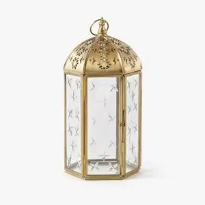 Décorations du Ramadan Lanternes marocaines dorées avec découpe personnalisée par un designer Lanternes de table et de sol - Product Image 3