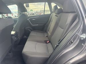 Toyota RAV4 XLE 2025 Usado en Perfectas Condiciones, SUV con Tracción en las Cuatro Ruedas, Transmisión Automática de 8 Velocidades, Motor 2.5L, 14 Transmisiones, en Venta - Product Image 3