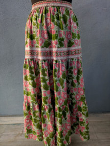 Jupe maxi décontractée bohème pour femme, en coton écologique, à imprimé artisanal, à volants, ajustable, longueur cheville, avec sequins contrastés - Product Image 3