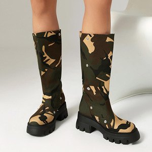 Botas de plataforma plegables para mujer, tacón grueso, punta redonda, estilo western, sin cordones, a media pantorrilla, ligeras, que aumentan la altura, color liso. - Product Image 4