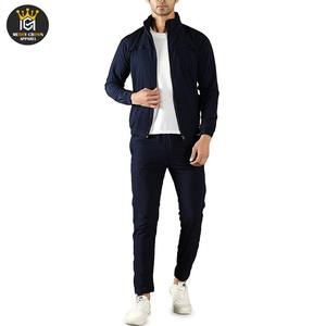 Venta al por mayor logotipo personalizado de alta calidad de los hombres de soporte de cuello Jogging Chándal Pantalones Trim Warm Up Gym Training Men Jogging Suit - Product Image 1