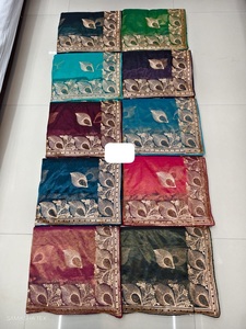 ชุดส่าหรีผ้าชีฟองผ้าโปร่งบางสไตล์อินเดียหรูหราพร้อมงานปักระดับพรีเมียมและงานแต่งลายหอยพัดสำหรับปาร์ตี้ในตลาดส่งออก - Product Image 2