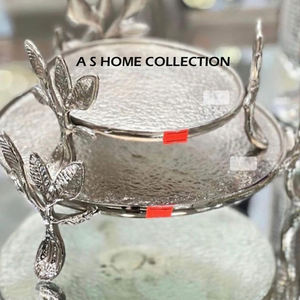 Calla Lily ที่ตั้งโชว์ขนมหวานถ้วยตกแต่งสีทองสำหรับงานเลี้ยงวันเกิดการเฉลิมฉลองเค้กโลหะมาตรฐานสูง - Product Image 6