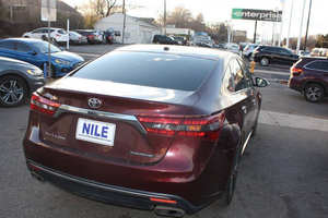 Auto Usado Económico Toyota Avalon XLE 2016 con Volante a la Izquierda - Product Image 5