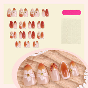 Lot de 30 faux ongles haut de gamme à motif amande, fleurs 3D, feuilles d'érable et imprimé léopard, style <span class=keywords><strong>manucure</strong></span> française, collection automne/hiver, vente en gros - Product Image 4
