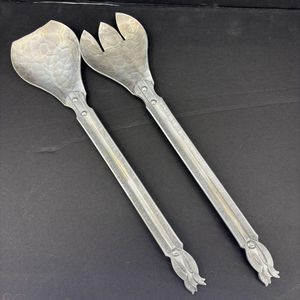 Juego de servidor de ensalada de metal hecho a mano de primera calidad hecho por artesanos ideal para uso doméstico y la industria de la hospitalidad - Product Image 3