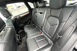 Porsche Macan Turbo 2017 Usado, Motor V6 Turbo de 400 hp, Tracción en las Cuatro Ruedas, Paquete Premium Plus, Propiedad de California - Product Image 5