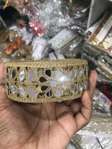 Embellecedor de encaje bordado con espejo personalizado para bolsas de ropa de lujo Accesorio listo para festivales brillantes y audaces con trabajo de espejo brillante - Product Image 3