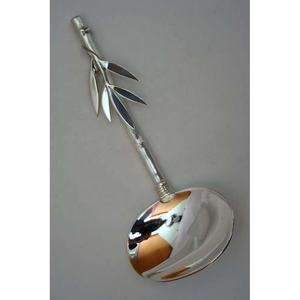 Ensemble de service à salade en acier inoxydable avec poignée en brindille, élégant de forme ronde argenté poli, feuilles de créateur complètes - Product Image 1