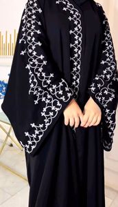 Abaya en soie satinée de luxe sur mesure en gros pour femmes Petite robe islamique turque à manches longues Style Dubaï Musulmans - Product Image 4