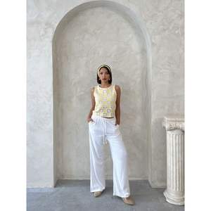 Blusa de Mujer sin Mangas con Patrón de Cuadros Tejida a Crochet, Camisas de Moda al por Mayor - Product Image 4