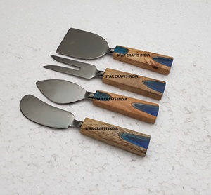 Ensemble de cuisine Epandeur d'ustensiles à fromage en bois et résine Poignée créative et acier inoxydable avec couteau à beurre plaqué argent - Product Image 5