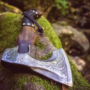 Hache Viking faite à la main personnalisée Haches Viking forgées à la main-Haches en acier au carbone dans le prix de vente total 2025 - Product Image 3