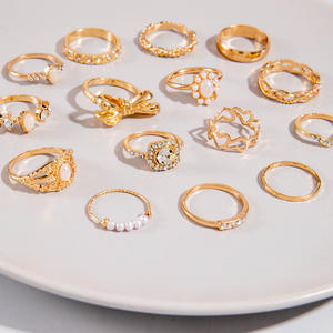 แหวนชุดฝังมุก ดีไซน์ไม่ซ้ำใคร ขายดี ชุบทอง/เงิน ลายบิดเกลียว รูปหัวใจ ผีเสื้อ รับผลิตตามแบบ ODM สำหรับงานแต่งงาน งานหมั้น ทำจากโลหะผสม - Product Image 1