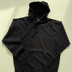 Pull-over en molleton noir 100% coton confortable et élégant Sweat à capuche thermique Fermeture à cordes pratique Impression décontractée pour l'hiver en plein air - Product Image 2