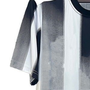 ชุดฟุตบอลผู้ชายแบบกำหนดเอง รุ่นใหม่ แห้งเร็ว พร้อมพิมพ์ชื่อ ชุดกีฬาฟุตบอลสำหรับฤดูร้อนและฤดูหนาว กางเกงขาสั้นตาข่าย - Product Image 5