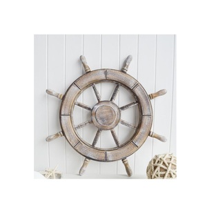 Decoración de pared Náutica de madera hecha a mano con cuerda de ancla de rueda de barco y faro rústico costero Playa hogar acento - Product Image 1