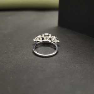 แหวนเพชรสเตนเลสสวยพร้อมหินมอยส์ซอไนต์ชุบทอง14KT เป็นของขวัญครบรอบ - Product Image 3