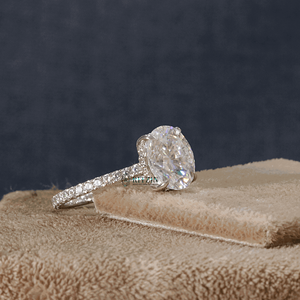 แหวนหมั้นโรสโกลด์ทรงน่ารักประดับเพชรโมอิสซาไนต์ทรงรีและทรงกลม 2.25 กะรัต พร้อมวงแหวนซ่อนแบบ Halo และประดับด้วยเพชรแบบ Prong Set สำหรับเธอ - Product Image 4