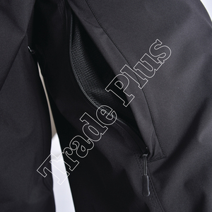 Pantalon de snowboard noir d'extérieur avec détail surdimensionné au niveau des genoux, doublure chaude, poches cargo fonctionnelles et coupe ample - Product Image 6