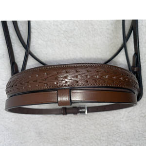 Bridon de cheval en cuir brun de qualité supérieure avec bande frontale et muserolle tressées à la main, équipement d'équitation anglais réglable - Product Image 2