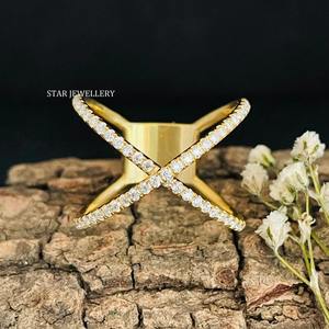 Bague Infinity en or massif 14 carats avec croix et diamants naturels. - Product Image 3