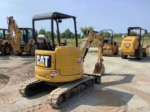 Miniexcavadora CAT 303E CR en buen estado, excavadora pequeña hidráulica compacta sobre orugas para trabajos de construcción y paisajismo. - Product Image 3