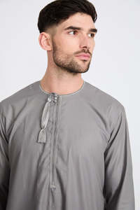 Robe pour homme en polyester brodée à la main, taille XXL, thobe décontractée pour homme, manches courtes, respirante, ample, longueur cheville - Product Image 3