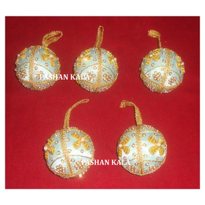 Hermoso bordado Zari dorado de forma redondeada con trabajo de cuentas para la decoración del árbol de Navidad adorno colgante al mejor precio - Product Image 1