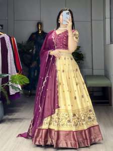 Lehenga Choli de Seda Suave Estampada de Primera Calidad con Trabajo de Tejido, Fabricante y Proveedor de Moda Femenina - Product Image 3