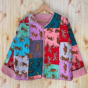 แจ็กเก็ตพิมพ์ลายสัตว์หลากสีเสื้อโค้ทผ้าฝ้ายสำหรับผู้หญิงเสื้อโค้ทผ้าควิลท์ทำด้วยมือใส่กลับด้านได้แจ็คเก็ตพิมพ์ลาย - Product Image 1
