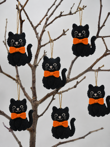 Ornement suspendu en feutre fait main, chat noir d'Halloween, pour décoration d'arbre effrayant - Jouets en feutre écologiques pour l'intérieur - Product Image 3