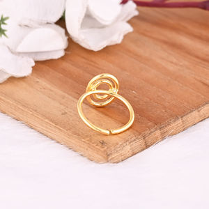 แหวนทองเหลืองเรียบง่าย แฟชั่น ขายส่งราคาถูก แหวนทองชุบเรียบๆ สำหรับผู้หญิง แหวนปรับขนาดได้ สไตล์มินิมอล เหมาะสำหรับใส่ลำลอง เป็นของขวัญ - Product Image 6