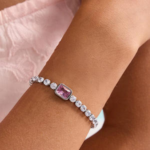 MOQ bajo, pulsera clásica de tenis de corte princesa con joyería antideslustre de acero inoxidable para regalo y fiesta al por mayor - Product Image 1