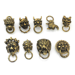 Conchos en laiton massif à motif tête de lion diabolique, rivets à visser pour la décoration de sacs, portefeuilles et vêtements en cuir - Product Image 1