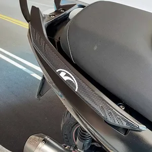 Protezione Adesiva per Manubrio Scooter Kymco XCITING 300-400-500, Accessori Moto a 2 Maniglie - Product Image 1