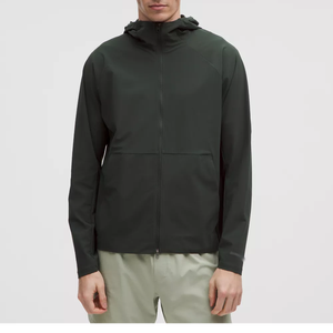 Chaqueta Deportiva Impermeable de Invierno con Capucha Personalizable, Ligera, Cortavientos, Reflectante, con Bolsillos con Cremallera Delanteros - Product Image 1