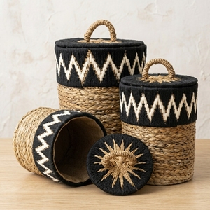Ensemble de paniers en macramé en écorce de bananier naturelle, noir et blanc, avec couvercle en zigzag et poignée arquée, pour le rangement du linge, décoration et design artistique pur - Product Image 3