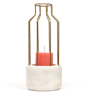 เชิงเทียนหรือเสาโลหะตกแต่งด้านบนสำหรับเทศกาลคริสต์มาสฐานหินอ่อนสีขาวพร้อมกรง - Product Image 1