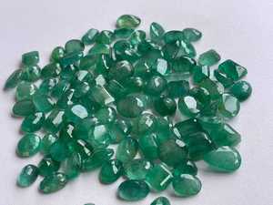 พลอยมรกตธรรมชาติจากแซมเบีย พลอยหลวมทรงเหลี่ยมสีเขียว สำหรับทำเครื่องประดับชั้นดี ขายส่ง BALAJI GEMS and JEWELLERY MM468 - Product Image 1