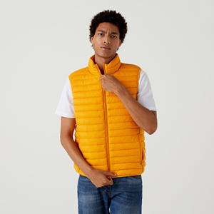 Gilet matelassé pour homme avec logo personnalisé OEM 2025 | Veste sans manches matelassée d'hiver | Fournisseur de gilets à capuche grande taille - Product Image 3