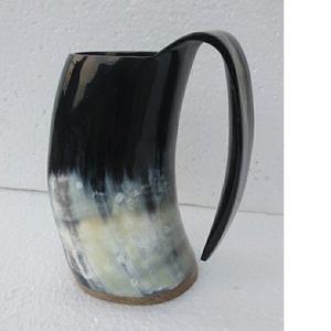 Taza de cuerno de animal de primera calidad, artesanías naturales hechas a mano con mango de estilo Ángel Vikingo, artículos de cocina con grabado - Product Image 4
