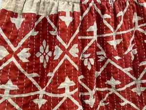 Vieux pantalon Kantha Vintage fait à la main en pur coton avec taille haute unisexe Kantha Stitch Patchwork Shorts pour la plage ou la nuit - Product Image 3