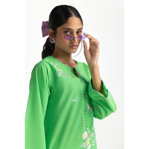 Ensemble coordonné en coton brodé vert pour femmes, hauts à manches trois-quarts pour un usage quotidien - Product Image 2