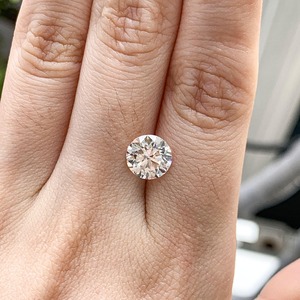 Pendientes de diamantes de lujo de calidad premium para mujer Diamantes brillantes atemporales disponibles a un precio asequible - Product Image 5