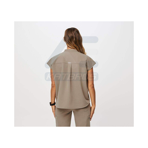 Uniforme Médico Profesional Diseñado para el Cuidado de la Salud, Tejido Transpirable, Ajuste Flexible y Rendimiento en Turnos Largos - Product Image 6