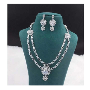 Élégant ensemble de bijoux américains en diamant pour la mariée et la fête, collier audacieux pour un look glamour - Product Image 2